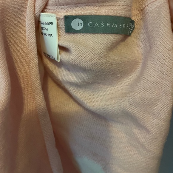 Never worn Casmere shawl - Picture 2 of 2